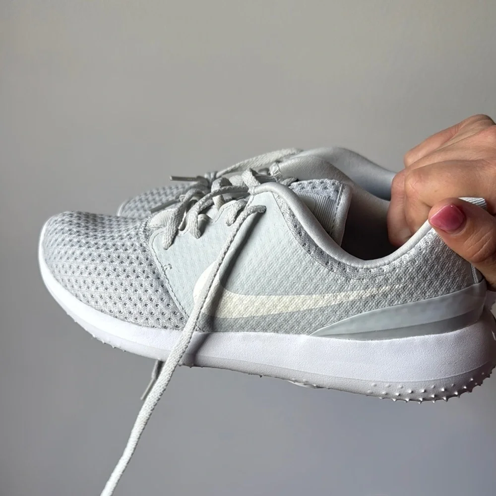 New Nike Golf Women's White Athletic Shoes size 8 - Picture 3 of 5